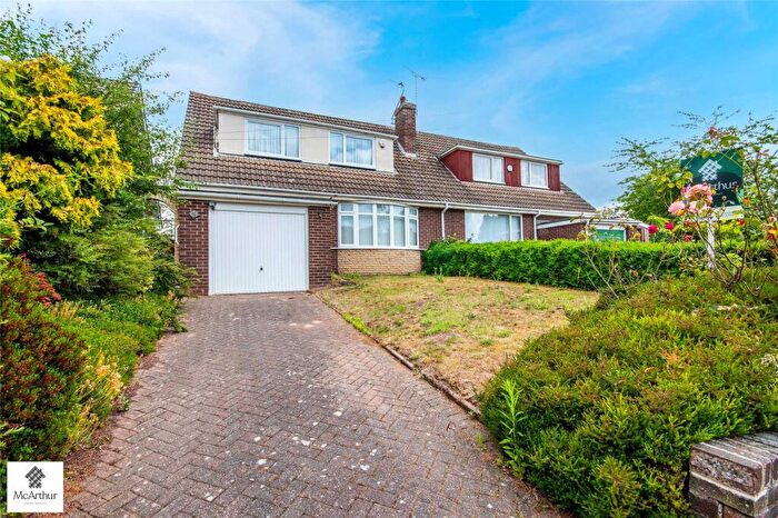 4 Bedroom Bungalow For Sale In Gregory Crescent, Harworth & Bircotes, Doncaster, South Yorkshire, DN11