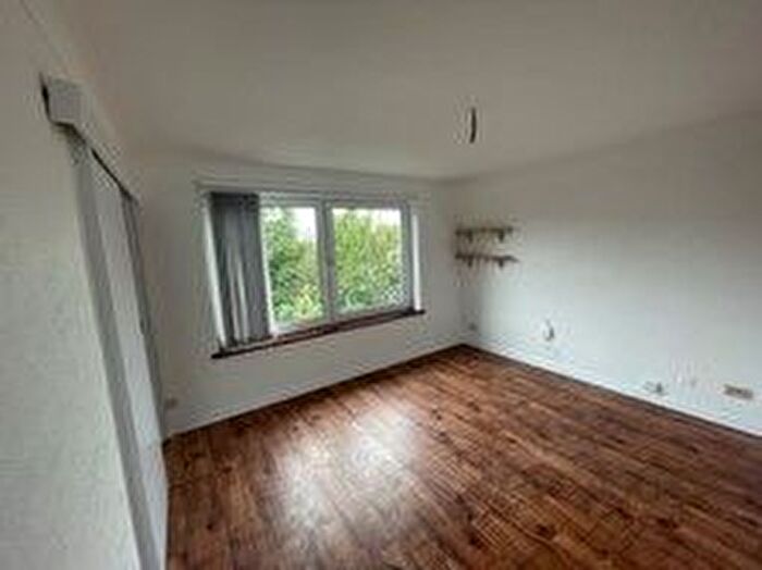 1 Bedroom Flat For Sale In Mayfield Road, Sanderstead, CR2