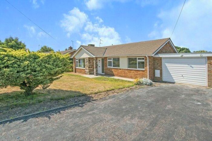 3 Bedroom Bungalow To Rent In Parkland Crescent, Norwich, NR12