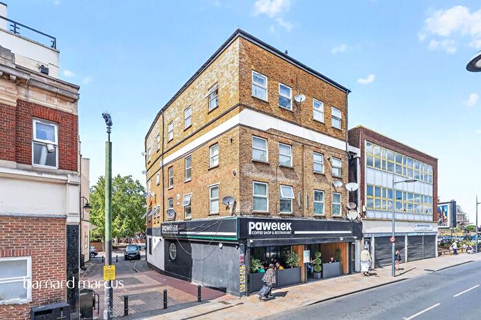 2 Bedroom Flat For Sale In Sibthorp Road, Mitcham, CR4