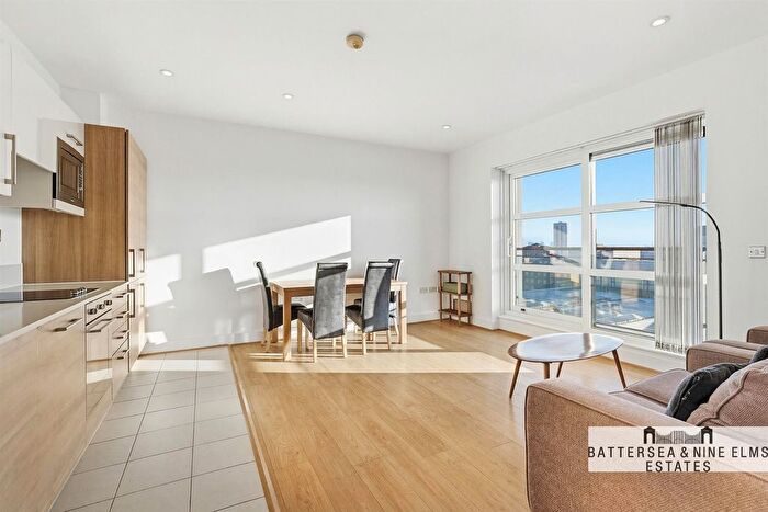 2 Bedroom Flat To Rent In Cornell Square, London, SW8