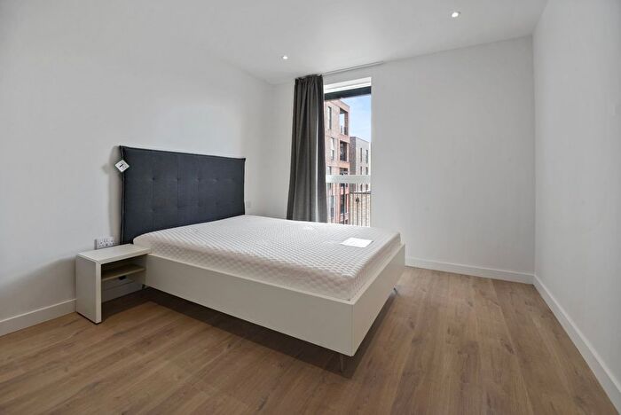 3 Bedroom Flat To Rent In Parkes Street, East Village, E20