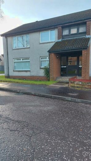 2 Bedroom Ground Flat To Rent In First Avenue, Alexandria, Dunbartonshire, G83