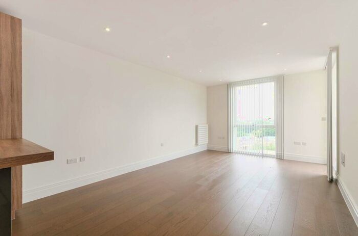 2 Bedroom Flat To Rent In Queenshurst Square, Kingston, Kingston Upon Thames, KT2