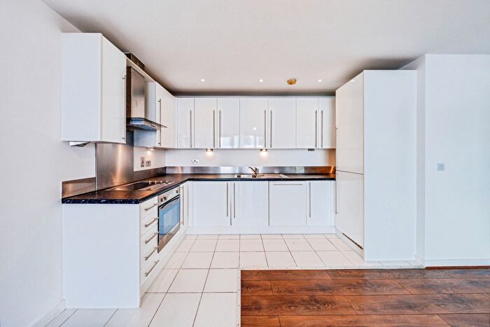 2 Bedroom Flat To Rent In The Sphere, Hallsville Road, E16
