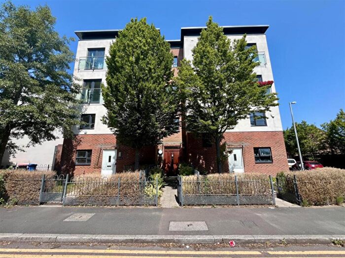 1 Bedroom Apartment For Sale In Lord Street, Salford, M7