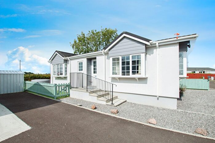 2 Bedroom Mobile/park Home For Sale In Lady Bailey, Winterborne Whitechurch, Blandford Forum, DT11