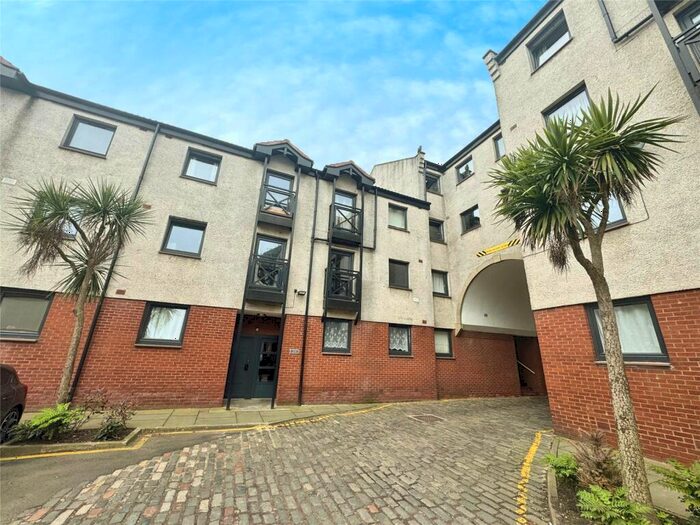 2 Bedroom Flat To Rent In New Bell's Court, Edinburgh, City Of Edinburgh, EH6