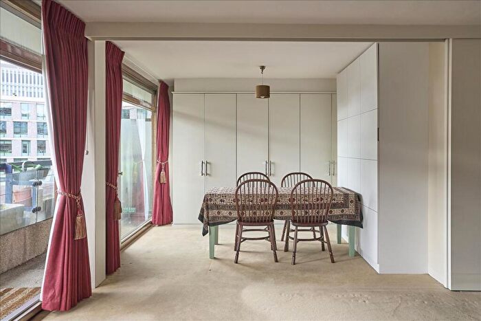 1 Bedroom Apartment For Sale In Thomas More House, Barbican, EC2Y