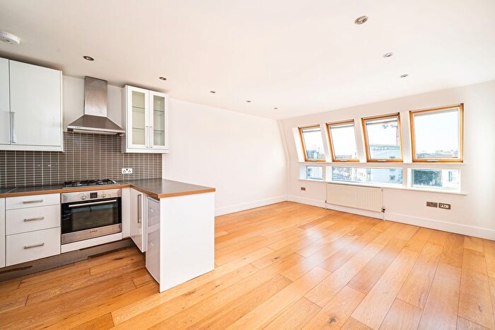 1 Bedroom Flat To Rent In Holloway Road, Islington, N7