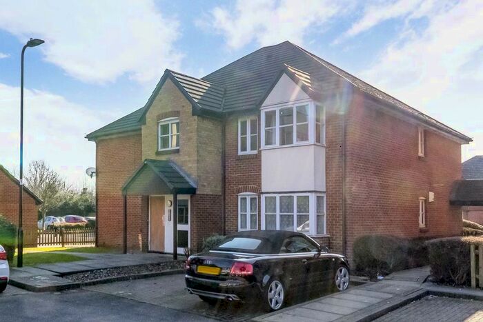 2 Bedroom Flat To Rent In Curtis Drive, London, W3