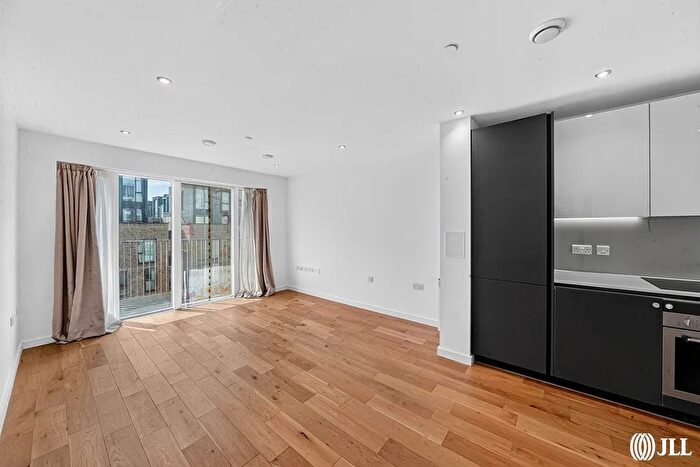 1 Bedroom Flat For Sale In Wenborn Building, Penny Brookes Street, London, E15