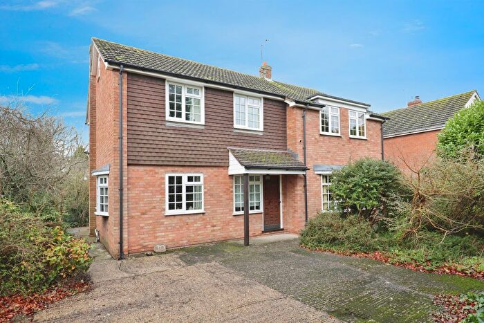 4 Bedroom Detached House For Sale In Warwick Road, Southam, CV47