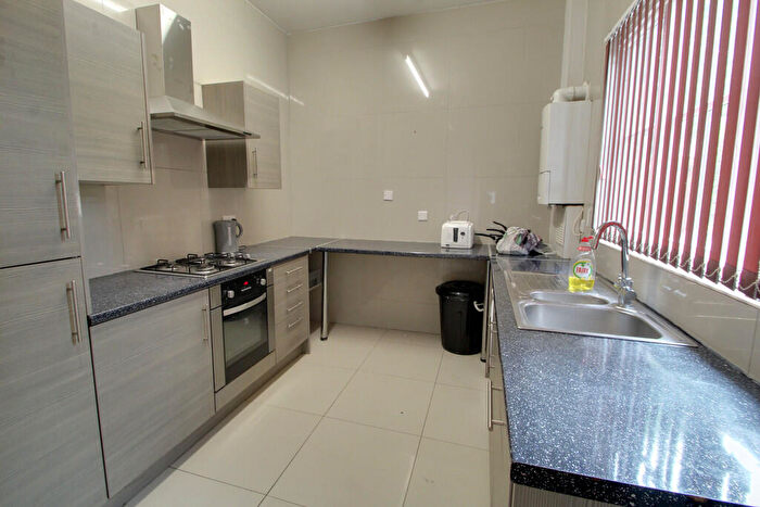 3 Bedroom Apartment To Rent In Westcotes Drive, Leicester, LE3