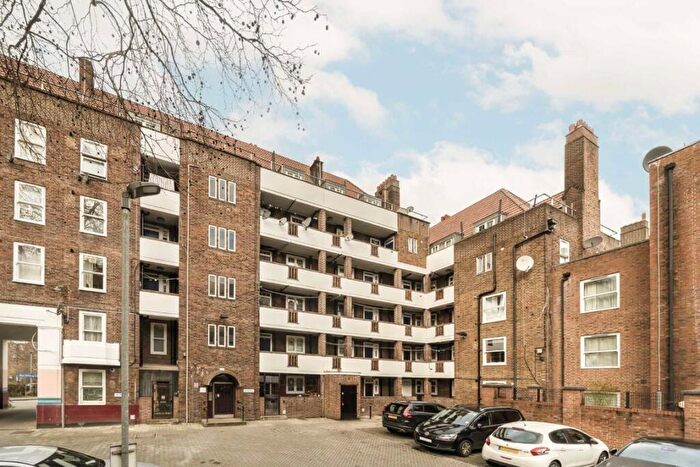 2 Bedroom Flat For Sale In Stamford Hill, Stoke Newington, N16