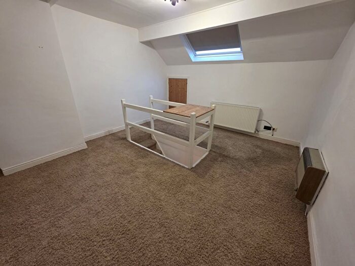 2 Bedroom End Of Terrace House To Rent In Crawford Street, Bradford, BD4