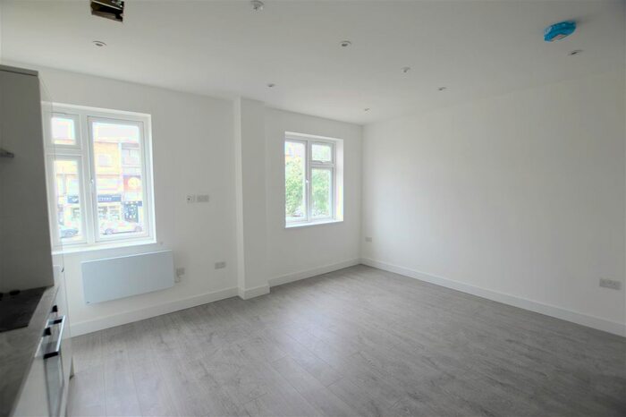 Studio To Rent In Ambassador House, Farnham Road, Slough, SL1