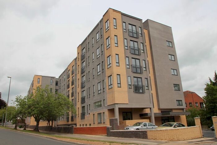 2 Bedroom Flat To Rent In London Road, Allington, Maidstone, ME16