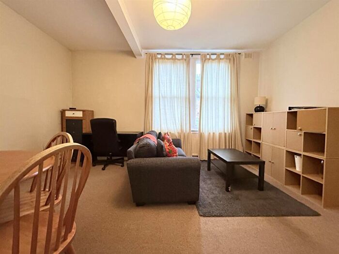 1 Bedroom Flat To Rent In Walm Lane, London, NW2