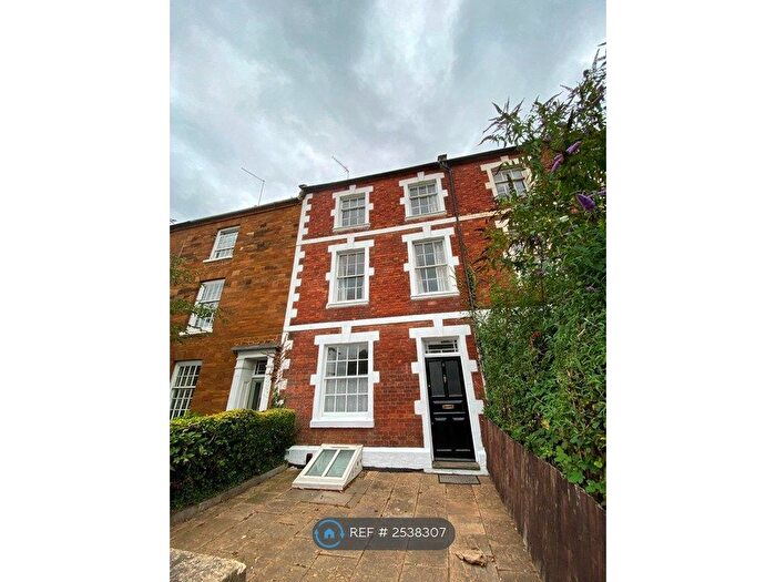 6 Bedroom Terraced House To Rent In Leicester Terrace, Northampton, NN2