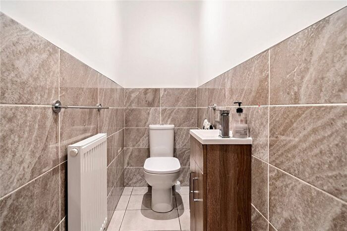 3 Bedroom End Of Terrace House For Sale In Shipman Road, London, SE23