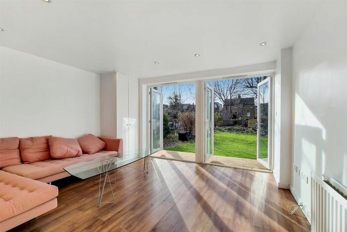 1 Bedroom Flat To Rent In Buckleigh Road, London, SW16