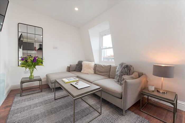 2 Bedroom Flat To Rent In Warwick Rd, London, SW5