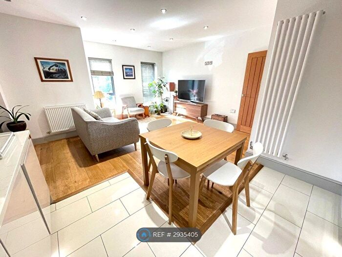 2 Bedroom Flat To Rent In Lime Court, Birmingham, B16