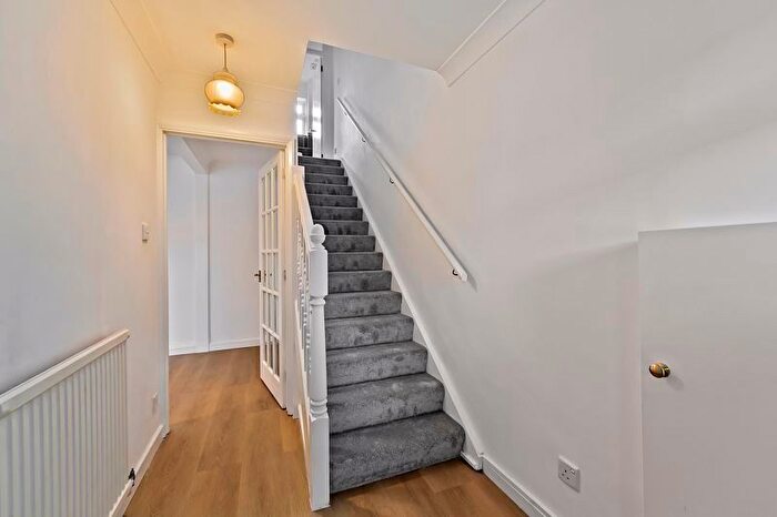 3 Bedroom Terraced House For Sale In Addison Road, Teddington, TW11