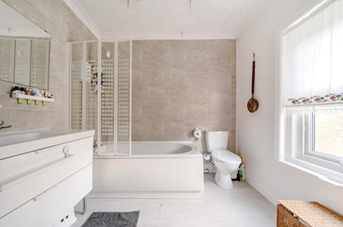 2 Bedroom Semi-Detached House For Sale In Percy Road, Regents Park, Southampton, Hampshire, SO16