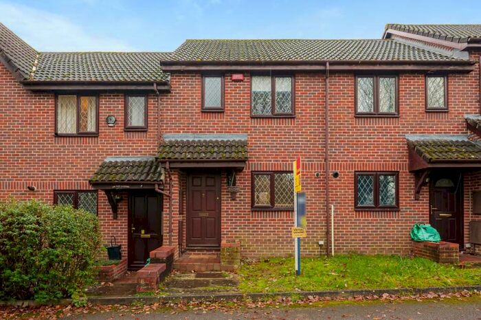 2 Bedroom Terraced House To Rent In Wokingham, Berkshire, RG40