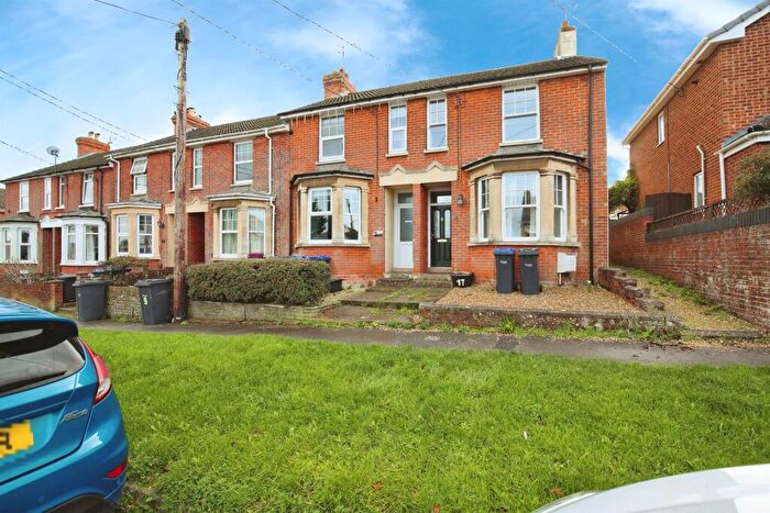 3 Bedroom Terraced House For Sale In New Road, Durrington, Salisbury, SP4