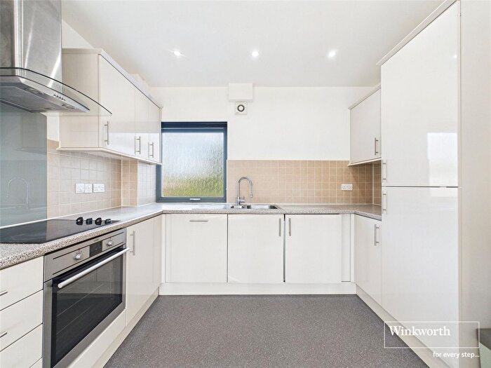 2 Bedroom Flat To Rent In Sunningdale Gardens, Kingsbury, London, NW9