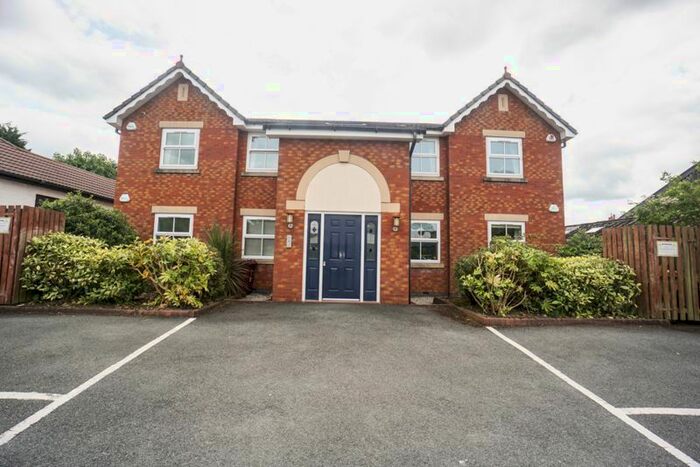 2 Bedroom Flat To Rent In Austins Lane, Lostock, Bolton, BL6