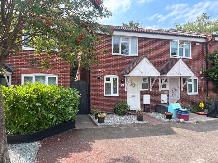 2 Bedroom End Of Terrace House To Rent In Bankside Close, Isleworth, TW7