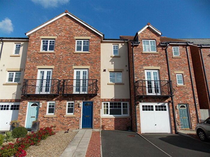 6 Bedroom Terraced House To Rent In Faraday Court, Sheraton Park Durham, DH1