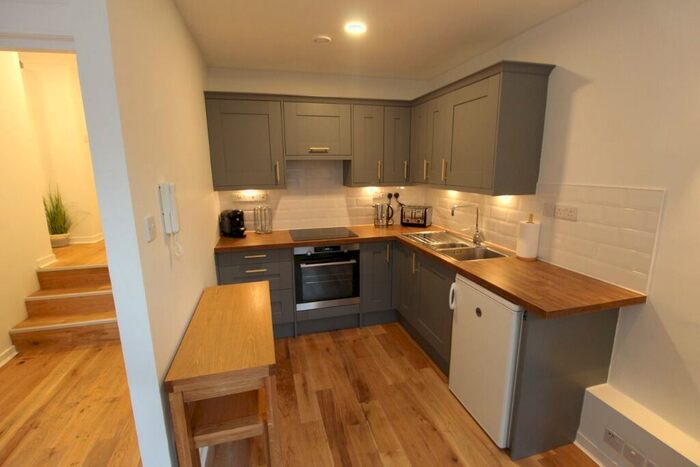 1 Bedroom Flat To Rent In Lothian Road, Tollcross, Edinburgh, EH3