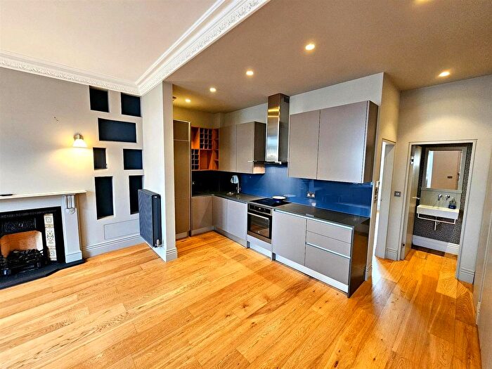 1 Bedroom Property To Rent In Gratton Road, London, W14