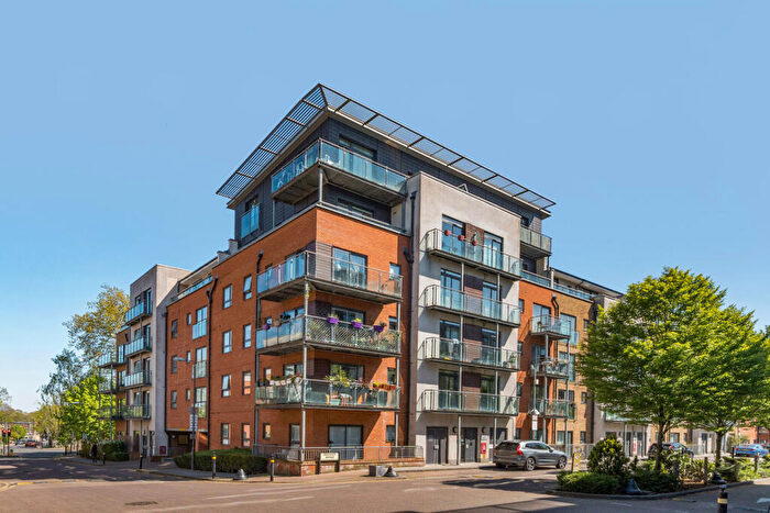 2 Bedroom Apartment For Sale In Desvignes Drive, London, SE13