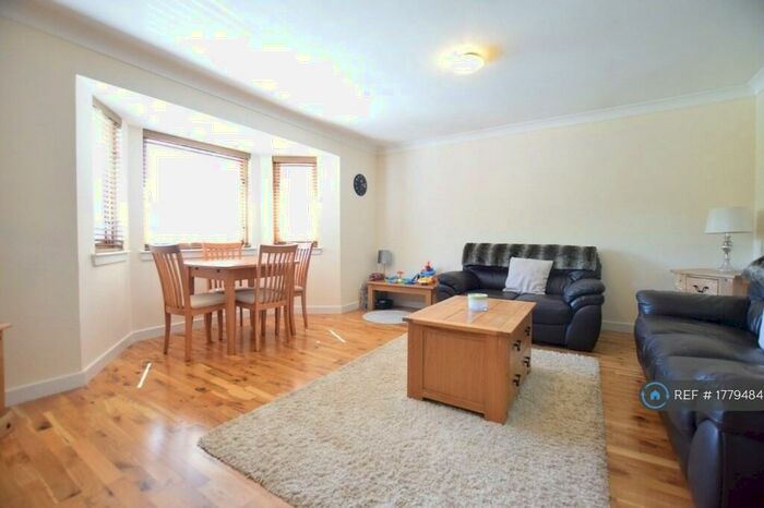3 Bedroom Flat To Rent In Poynter Court, Uddingston, Glasgow, G71
