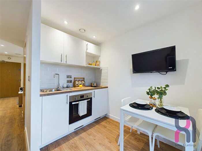 Flat To Rent In Cheltenham Place, Frederick Road, Salford, M6