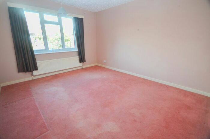2 Bedroom Detached Bungalow For Sale In The Mead, Bexhill-On-Sea, TN39