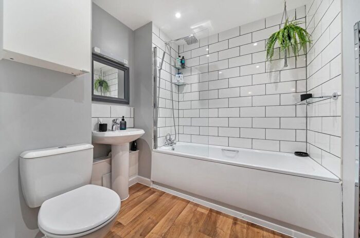 2 Bedroom Flat For Sale In Military Road, Hilsea, Portsmouth, PO3