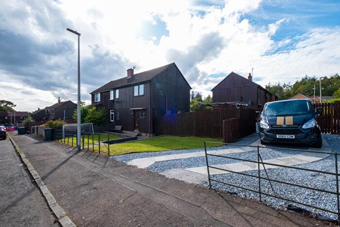 3 Bedroom Semi-Detached House For Sale In St. Ninian Terrace, Dundee, DD3