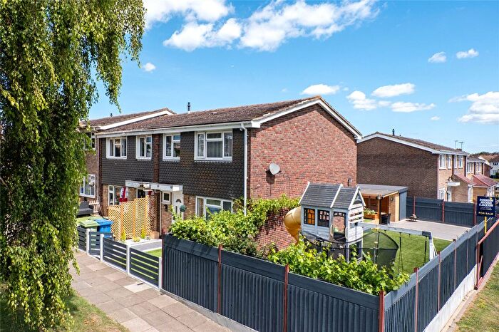 3 Bedroom End Terrace House For Sale In Glebe Lane, Sittingbourne, Kent, ME10