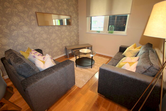 2 Bedroom Apartment To Rent In Oswald Street, City Centre, G1