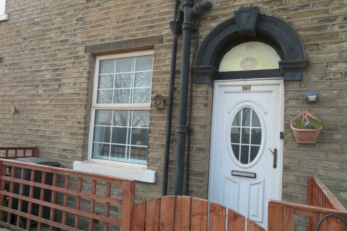 2 Bedroom End Of Terrace House To Rent In Halifax Road, Calderdale, HX3