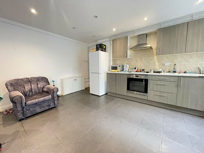 1 Bedroom Flat To Rent In Vaughan Road, HA1