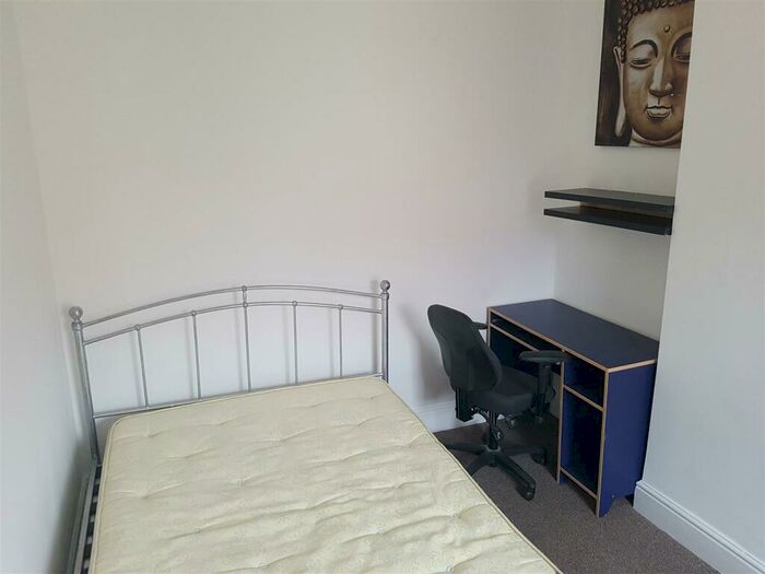 3 Bedroom Flat To Rent In *£pppw Excl Bills* Noel Street, NG7