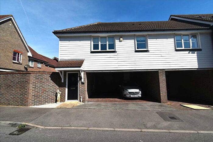 2 Bedroom Property To Rent In Baker Crescent, Dartford, DA1